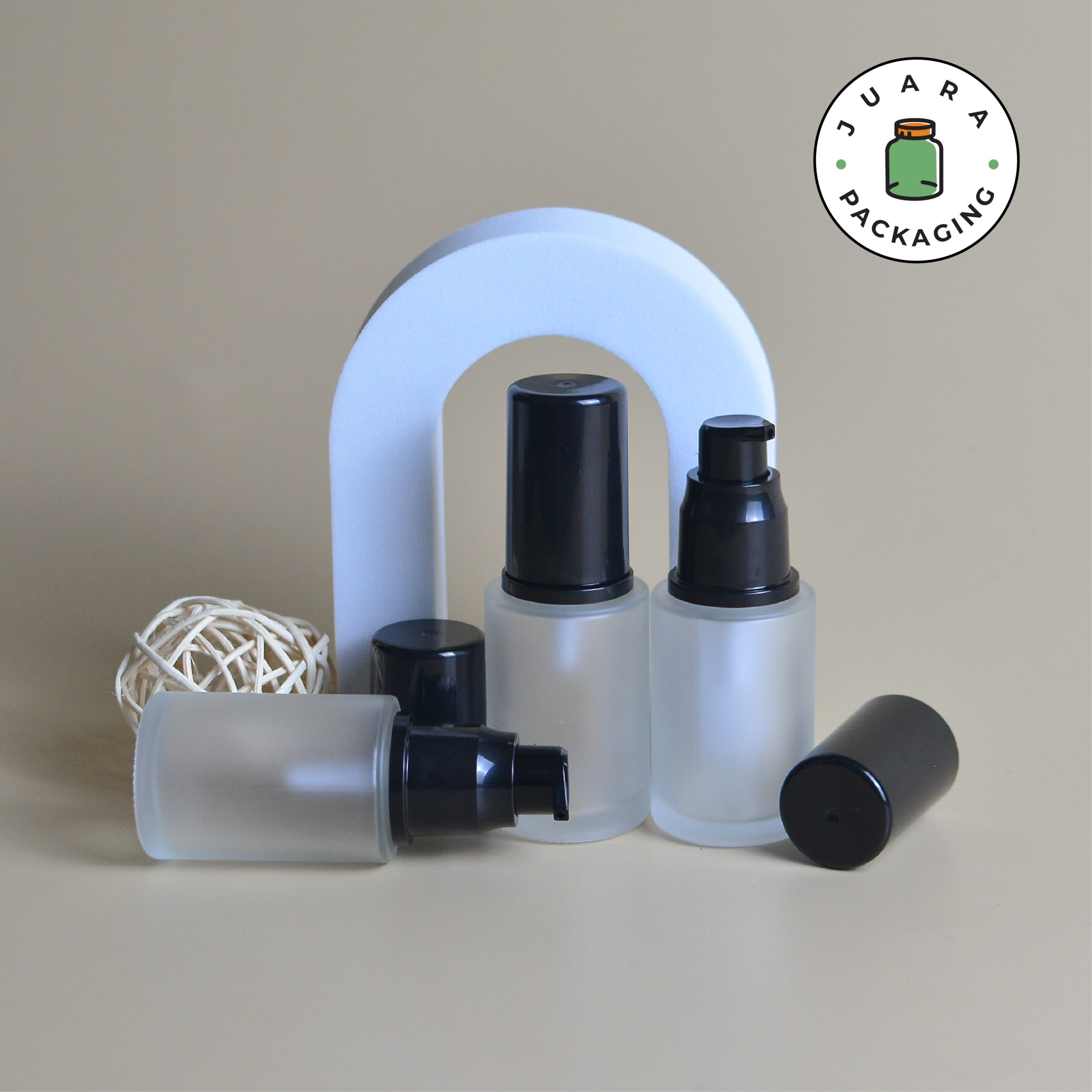 Botol Pump Tutup Hitam Tinggi - 30 ml - Image 3