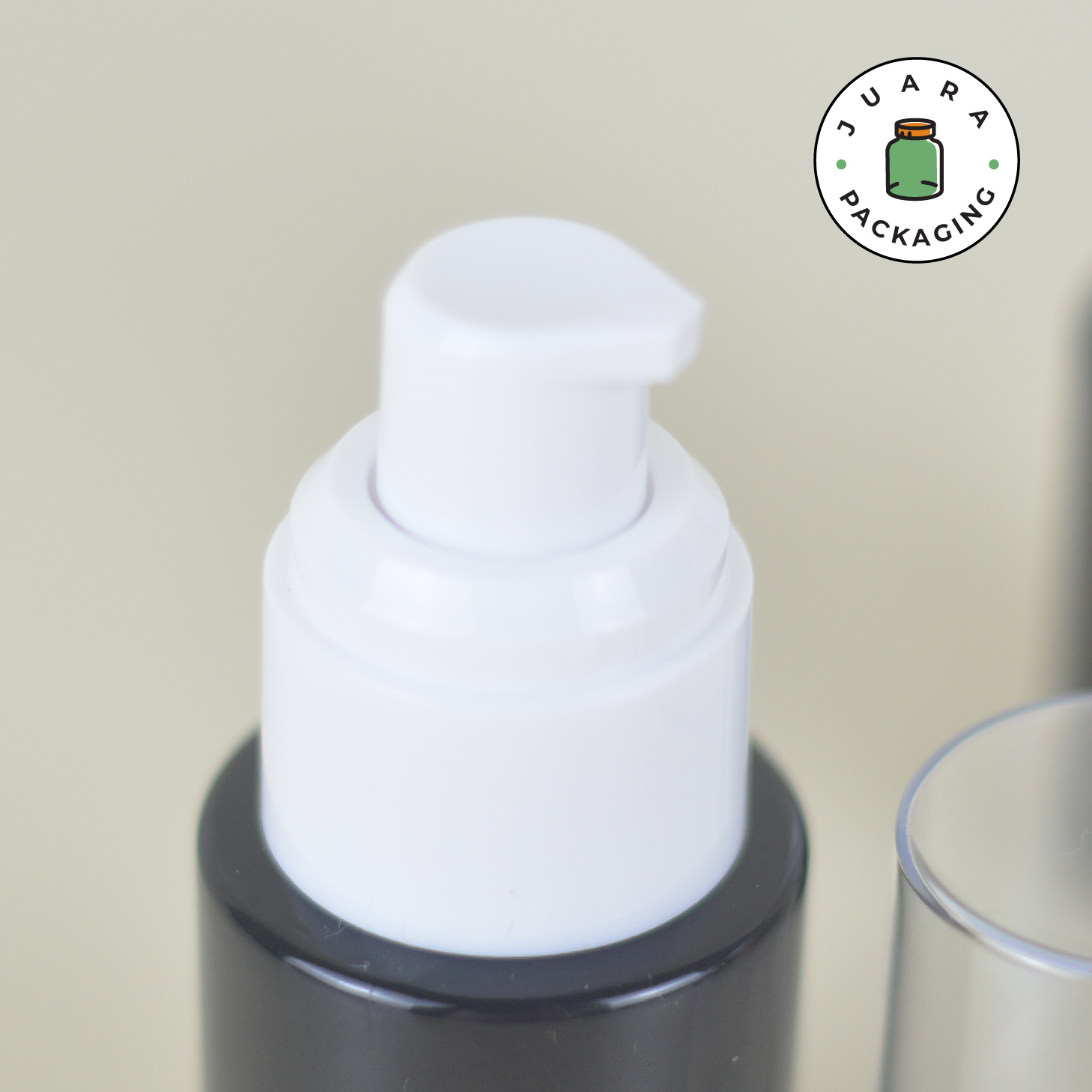Botol Kaca Hitam Tutup Pump Putih Transparan - 20ml - Image 4