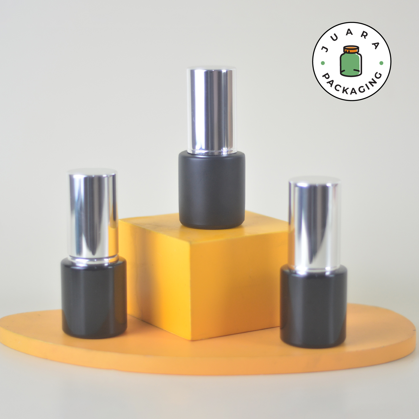 Botol Kaca Hitam Tutup Pump Silver Tutup Silinder - 20ml - Image 2